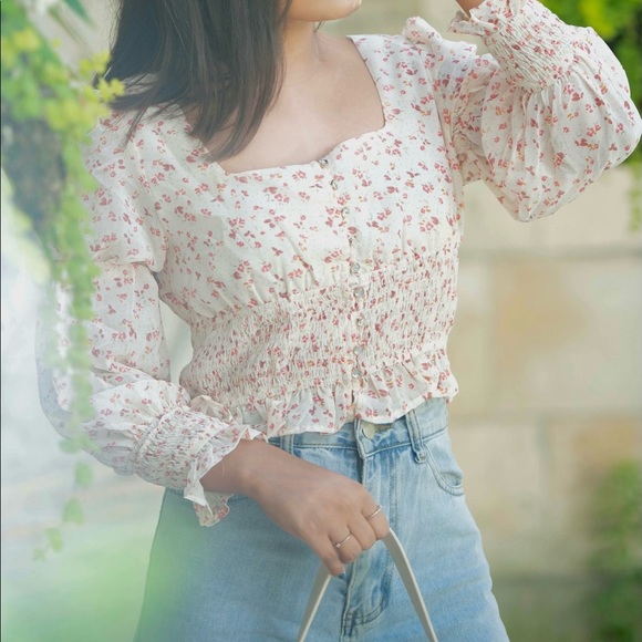 Floral blouse - Picture 2 of 4